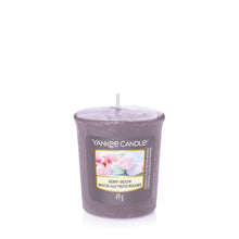 Carica l'immagine nel visualizzatore di Gallery, Arredamento casa - cose di casa - casa negozio - oggettistica casa - oggetti per la casa - casa nuova - accessori per la casa - negozio casa - negozi per la casa - yankee candle - arredamento casa online - yankee candle offerte - yankee candle prezzi - candele profumate - candele yankee candle - essenza yankee - yankee candle olbia - candele olbia - cereria olbia - Olbia - negozio di yankee candle - sampler - berry mochi
