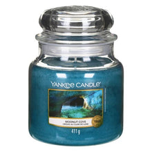 Carica l&#39;immagine nel visualizzatore di Gallery, Arredamento casa - cose di casa - casa negozio - oggettistica casa - oggetti per la casa - casa nuova - accessori per la casa - negozio casa - negozi per la casa - yankee candle - arredamento casa online - yankee candle offerte - yankee candle prezzi - candele profumate - candele yankee candle - essenza yankee - yankee candle olbia - candele olbia - cereria olbia - Olbia - negozio di yankee candle - giara media - moonlit cove