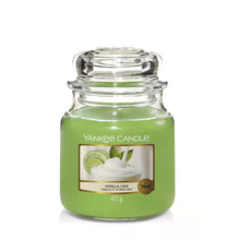 Carica l&#39;immagine nel visualizzatore di Gallery, Arredamento casa - cose di casa - casa negozio - oggettistica casa - oggetti per la casa - casa nuova - accessori per la casa - negozio casa - negozi per la casa - yankee candle - arredamento casa online - yankee candle offerte - yankee candle prezzi - candele profumate - candele yankee candle - essenza yankee - yankee candle olbia - candele olbia - cereria olbia - Olbia - negozio di yankee candle - giara media - vanilla lime   