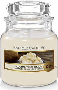 Arredamento casa - cose di casa - casa negozio - oggettistica casa - oggetti per la casa - casa nuova - accessori per la casa - negozio casa - negozi per la casa - yankee candle - arredamento casa online - yankee candle offerte - yankee candle prezzi - candele profumate - candele yankee candle - essenza yankee - yankee candle olbia - candele olbia - cereria olbia - Olbia - negozio di yankee candle - giara piccola - coconut rice cream  