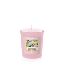 Carica l&#39;immagine nel visualizzatore di Gallery, Arredamento casa - cose di casa - casa negozio - oggettistica casa - oggetti per la casa - casa nuova - accessori per la casa - negozio casa - negozi per la casa - yankee candle - arredamento casa online - yankee candle offerte - yankee candle prezzi - candele profumate - candele yankee candle - essenza yankee - yankee candle olbia - candele olbia - cereria olbia - Olbia - negozio di yankee candle - sampler - sunny daydream 