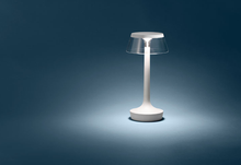 Carica l&#39;immagine nel visualizzatore di Gallery, Flos Bon Jour Unplugged lampada ricaricabile da tavolo design rame blu luce calda