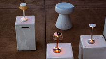 Carica l&#39;immagine nel visualizzatore di Gallery, Flos Bon Jour Unplugged lampada ricaricabile da tavolo design rame portatile