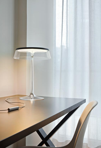 Lampada da tavolo Flos Bon Jour a LED design moderno Philipe Starck luce calda