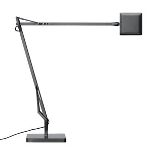 Lampada da tavolo o scrivania Flos Kelvin EDGE titanio a braccio illuminazione a led