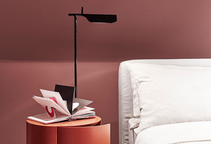 Flos Tab Floor lampada da terra per lettura o comodino nera camera da letto design minimal