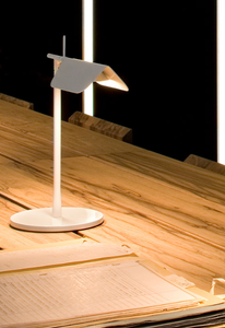 Lampada da tavolo Flos Tab T LED stile moderno minimal bianco scrivania lettura