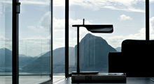 Carica l&#39;immagine nel visualizzatore di Gallery, Lampada da tavolo Flos Tab T LED stile moderno minimal nero zona living soggiorno